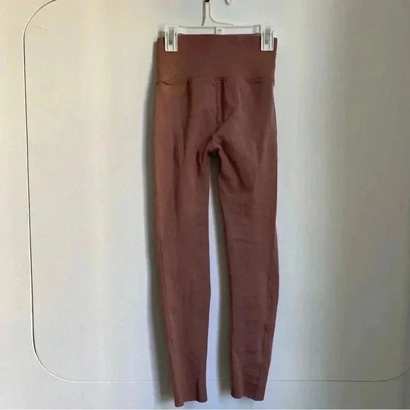 3/$39 NEW Fabletics Sculp knit blush leggings S - Picture 3 of 4